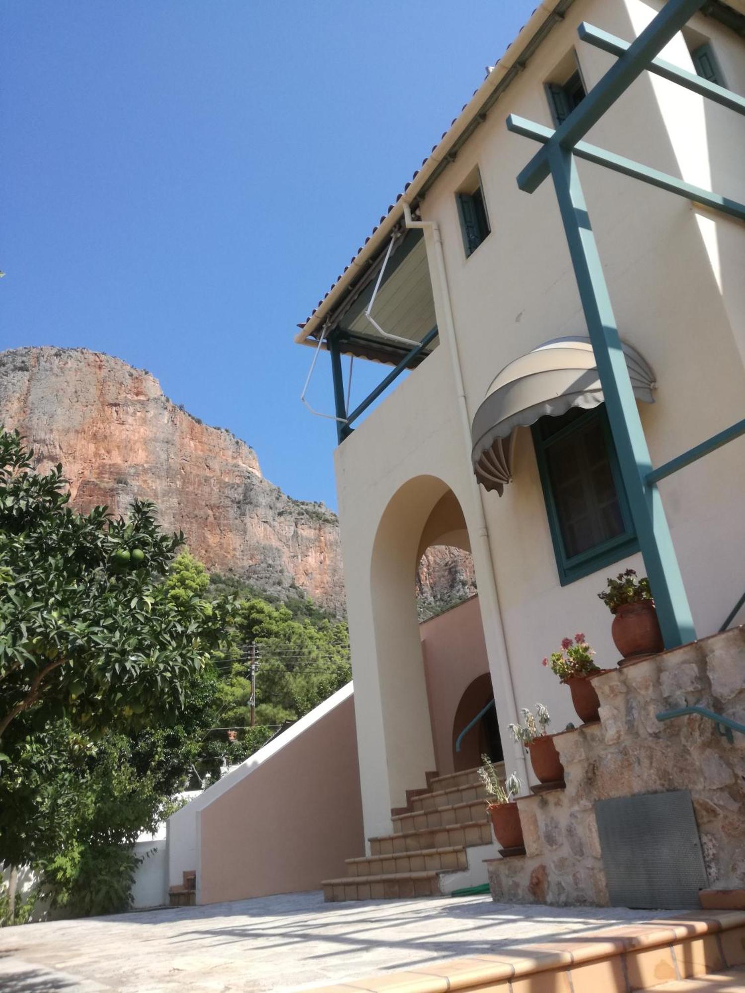 The Valkyries 3 Apartment Leonídion Екстериор снимка