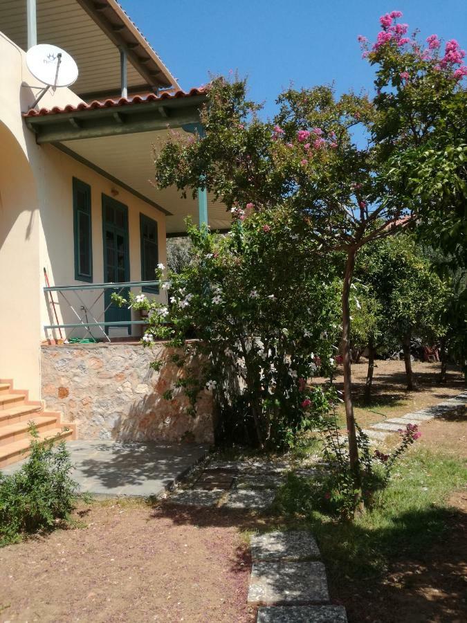 The Valkyries 3 Apartment Leonídion Екстериор снимка
